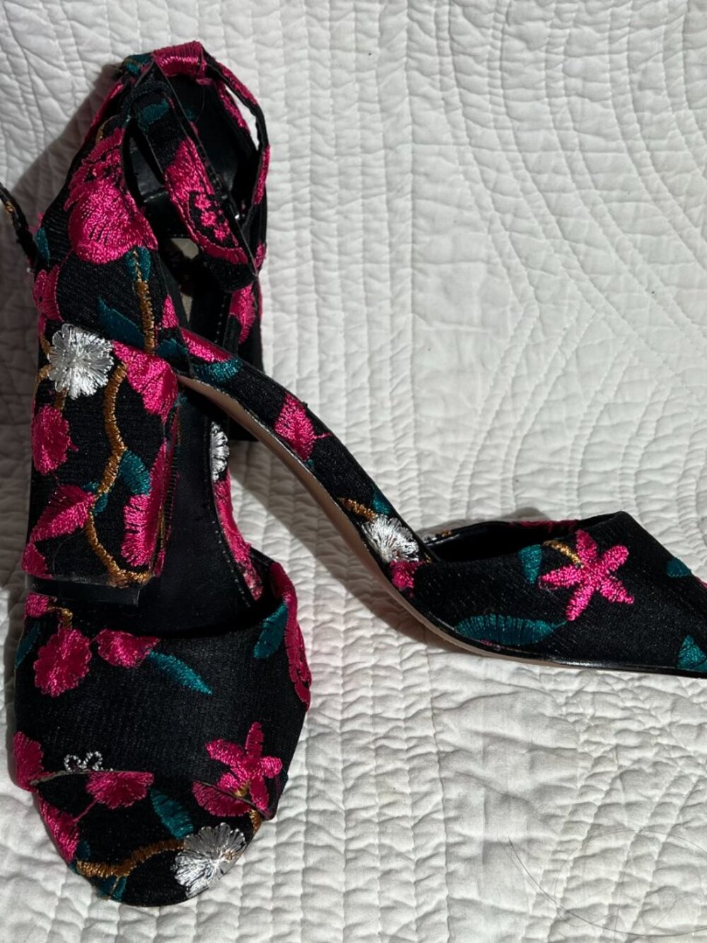 Steve Madden strapping heels - Picture 4 of 8